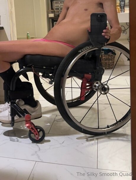 Photo nue de fuite OnlyFans de Silkysmoothquad