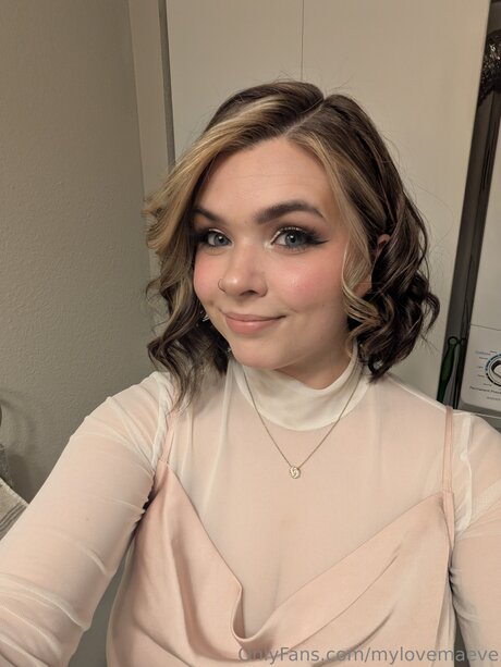 Photo nue de fuite OnlyFans de Mylovemaeve