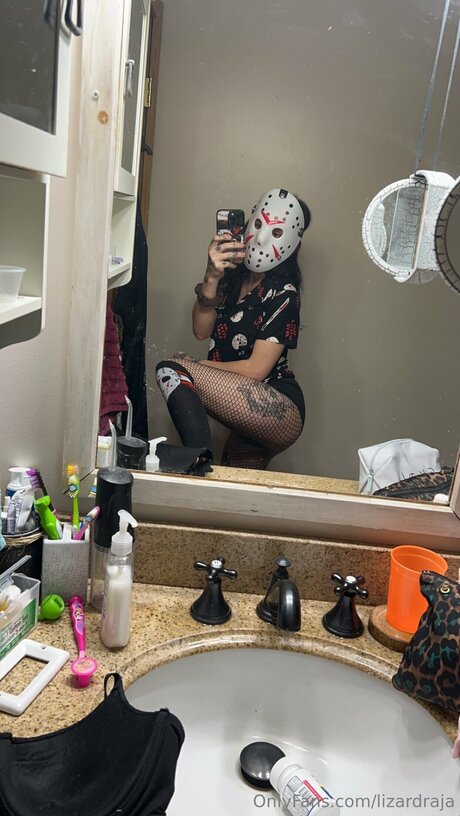 Photo nue de fuite OnlyFans de Lizardraja
