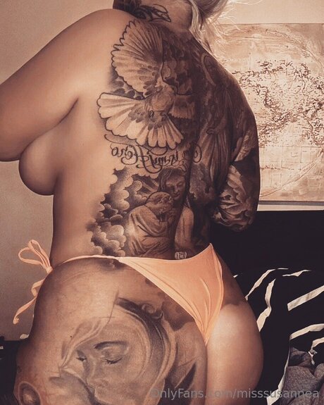 Photo nue de fuite OnlyFans de Inkdsusannea