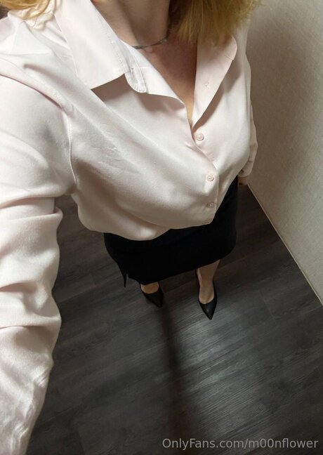 Photo nue de fuite OnlyFans de M00nflower