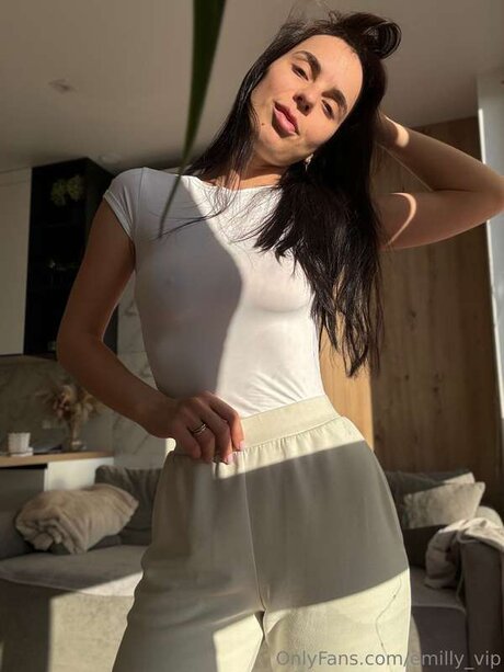 Emilly Vip