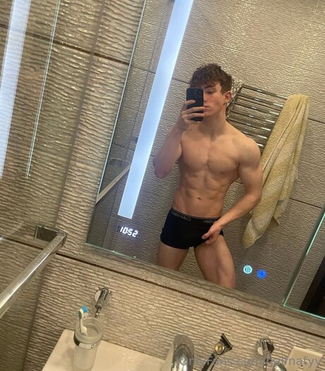 Photo nue de fuite OnlyFans de Halfnatyy
