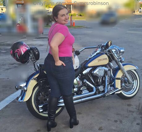 Photo nue de fuite OnlyFans de Miflymrsrobinson