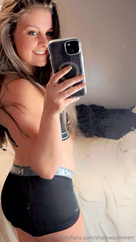 Photo nue de fuite OnlyFans de Shainasummerr