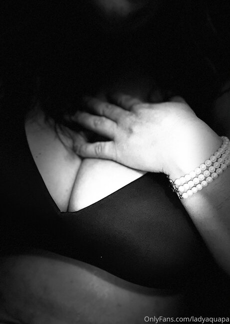 Photo nue de fuite OnlyFans de Ladyaquapa