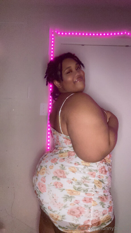 Photo nue de fuite OnlyFans de Hunnybee72