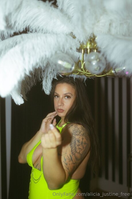 Alicia Justine Free