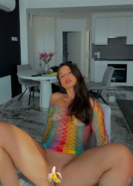 Larisa Mira19