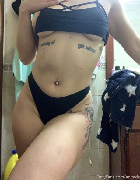 Photo nue de fuite OnlyFans de Anitadz
