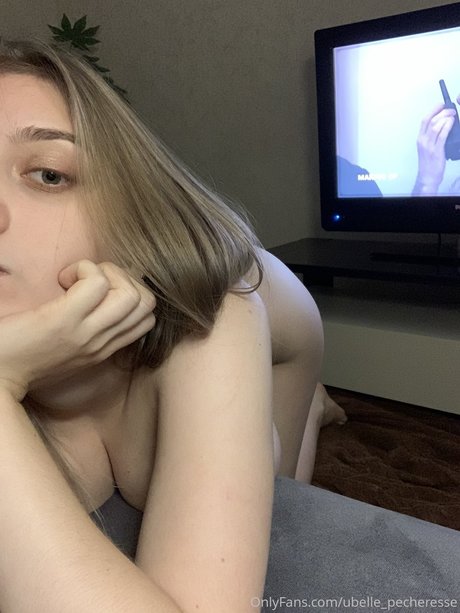 Photo nue de fuite OnlyFans de Belle Pecheresse