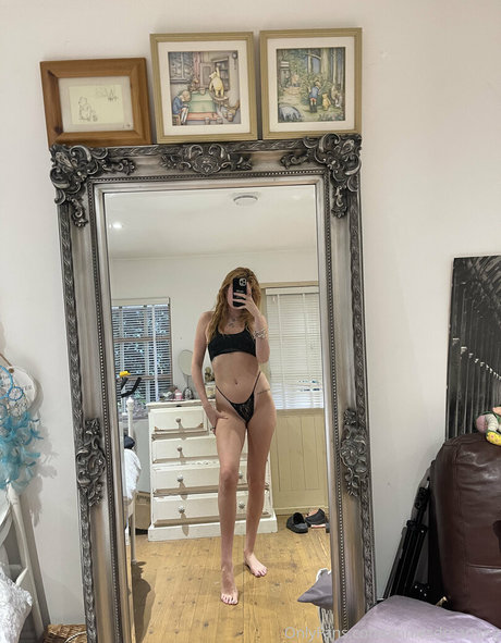Photo nue de fuite OnlyFans de Annie Charlotte