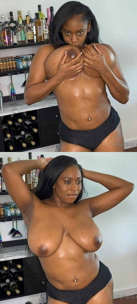 Photo nue de fuite OnlyFans de Dinnelle