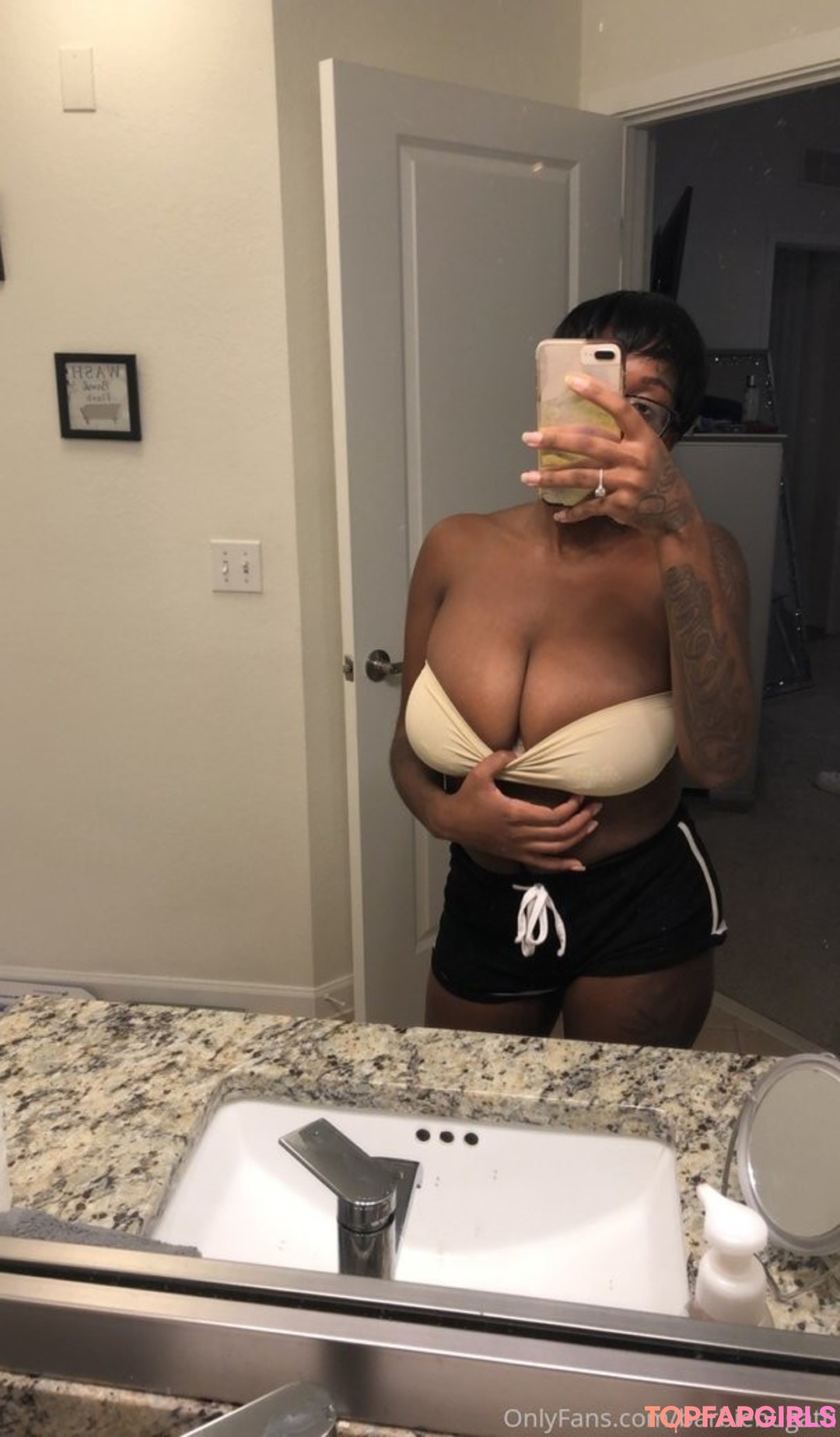 Photo nue de fuite OnlyFans de Barbie Bugatti #1088