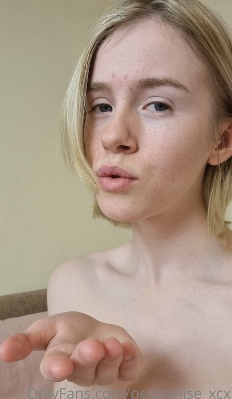 Photo nue de fuite OnlyFans de Petiteelisexcx