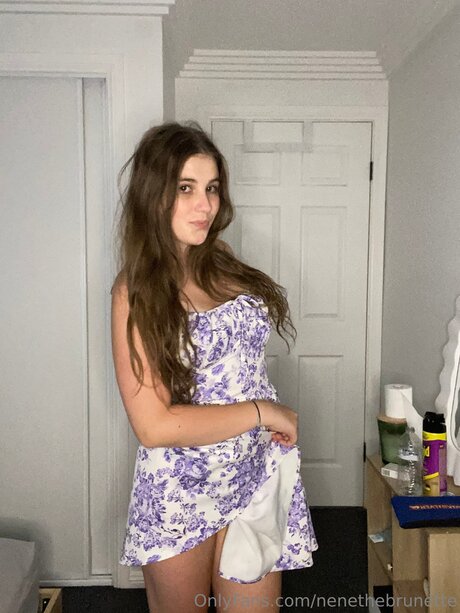 Nenethebrunette