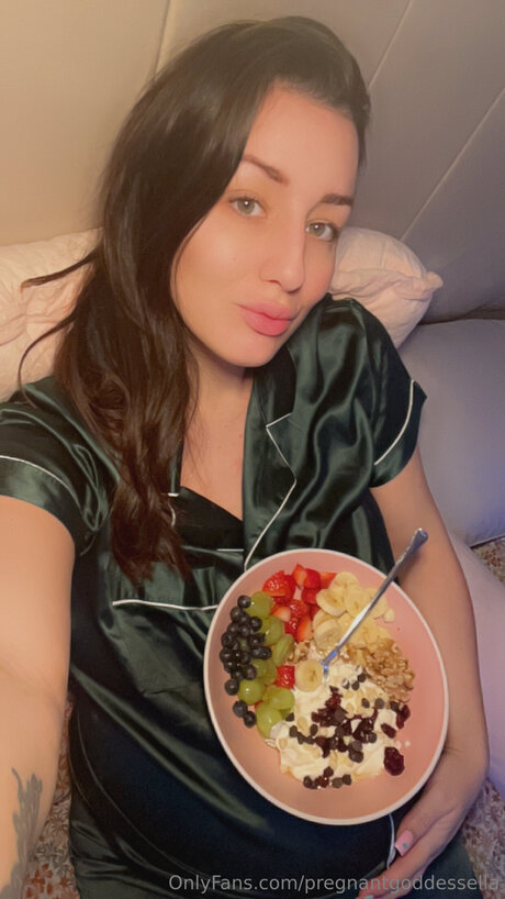 Photo nue de fuite OnlyFans de Pregnantgoddessella