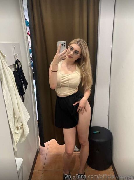 Official Karina