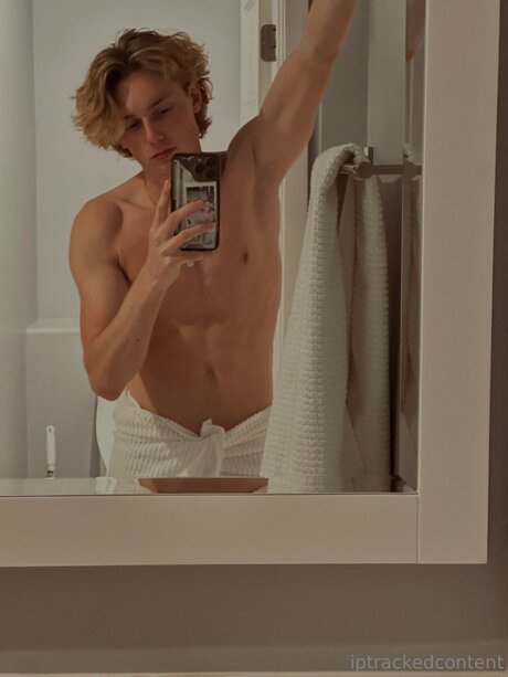 Photo nue de fuite OnlyFans de Imadrienagreste