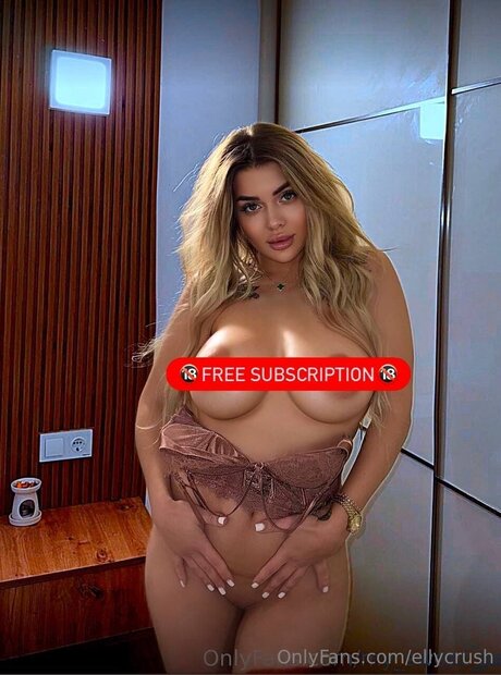 Photo nue de fuite OnlyFans de Ellycrush