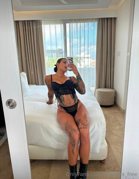 Photo nue de fuite OnlyFans de Kitanaxx Free