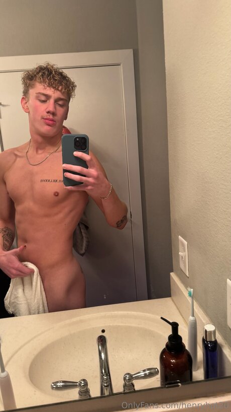Photo nue de fuite OnlyFans de Henryhot20