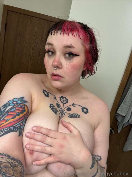 Photo nue de fuite OnlyFans de Edgychubby1