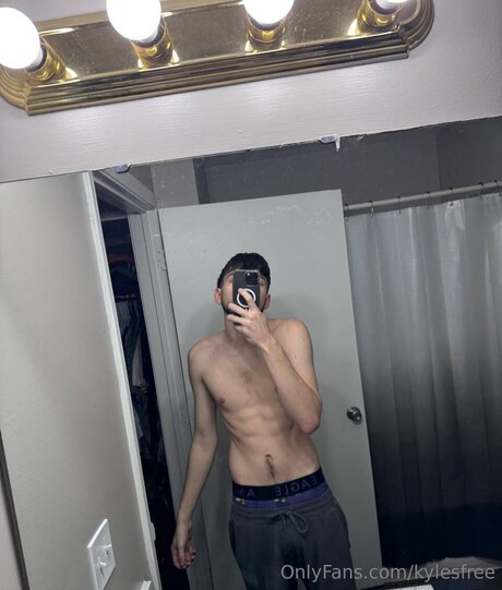 Photo nue de fuite OnlyFans de Kylesfree