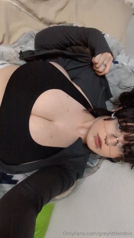 Photo nue de fuite OnlyFans de Greylittlerobin