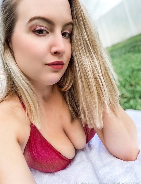 Photo nue de fuite OnlyFans de Elizabeth Castravet