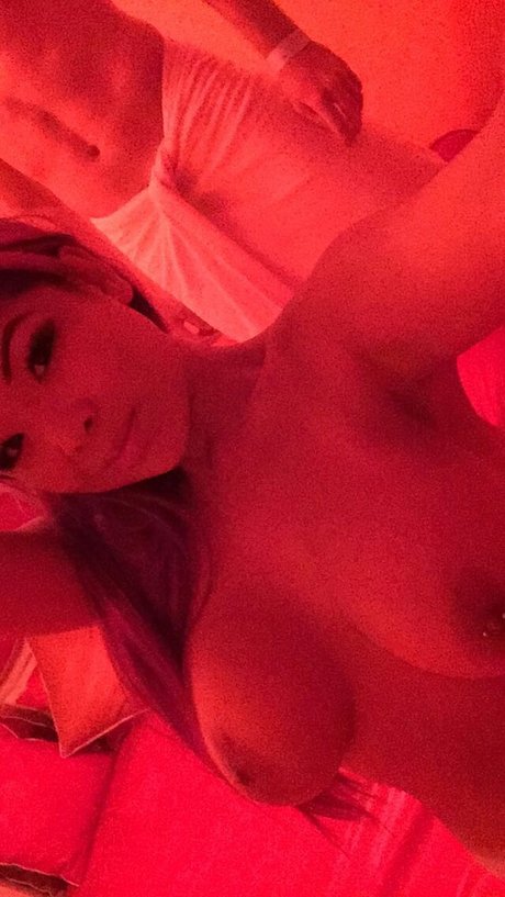 Photo nue de fuite OnlyFans de Vixen Vu
