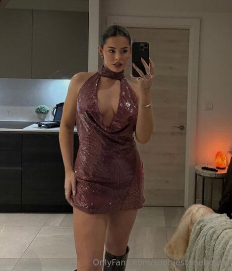 Photo nue de fuite OnlyFans de Sophiestonehouse