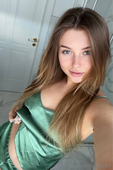 Kira Angel18