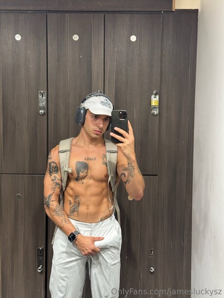 Photo nue de fuite OnlyFans de Jamesluckysz