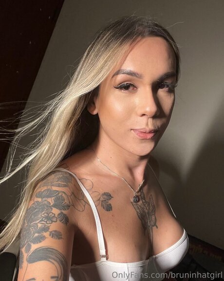 Bruninhatgirl