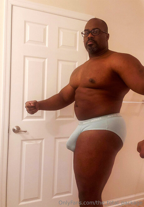 Photo nue de fuite OnlyFans de The Total Package