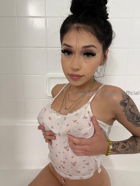 Photo nue de fuite OnlyFans de Yeraofficial