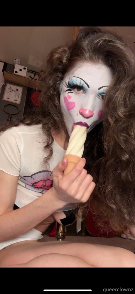 Photo nue de fuite OnlyFans de Queerclownzfree
