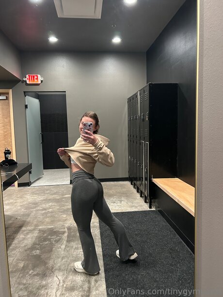Photo nue de fuite OnlyFans de Tinygympawg