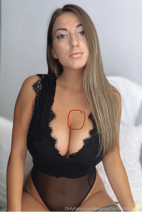 Photo nue de fuite OnlyFans de Emanuelle Charboneau
