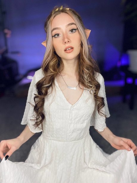 Photo nue de fuite OnlyFans de Alice Mido