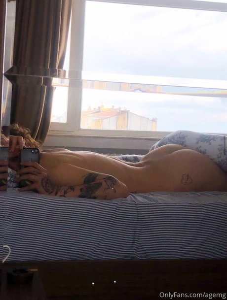 Photo nue de fuite OnlyFans de Agemg Ecem