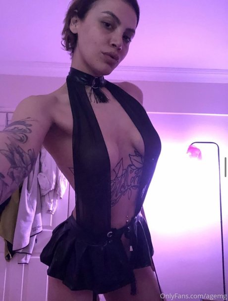 Photo nue de fuite OnlyFans de Agemg Ecem
