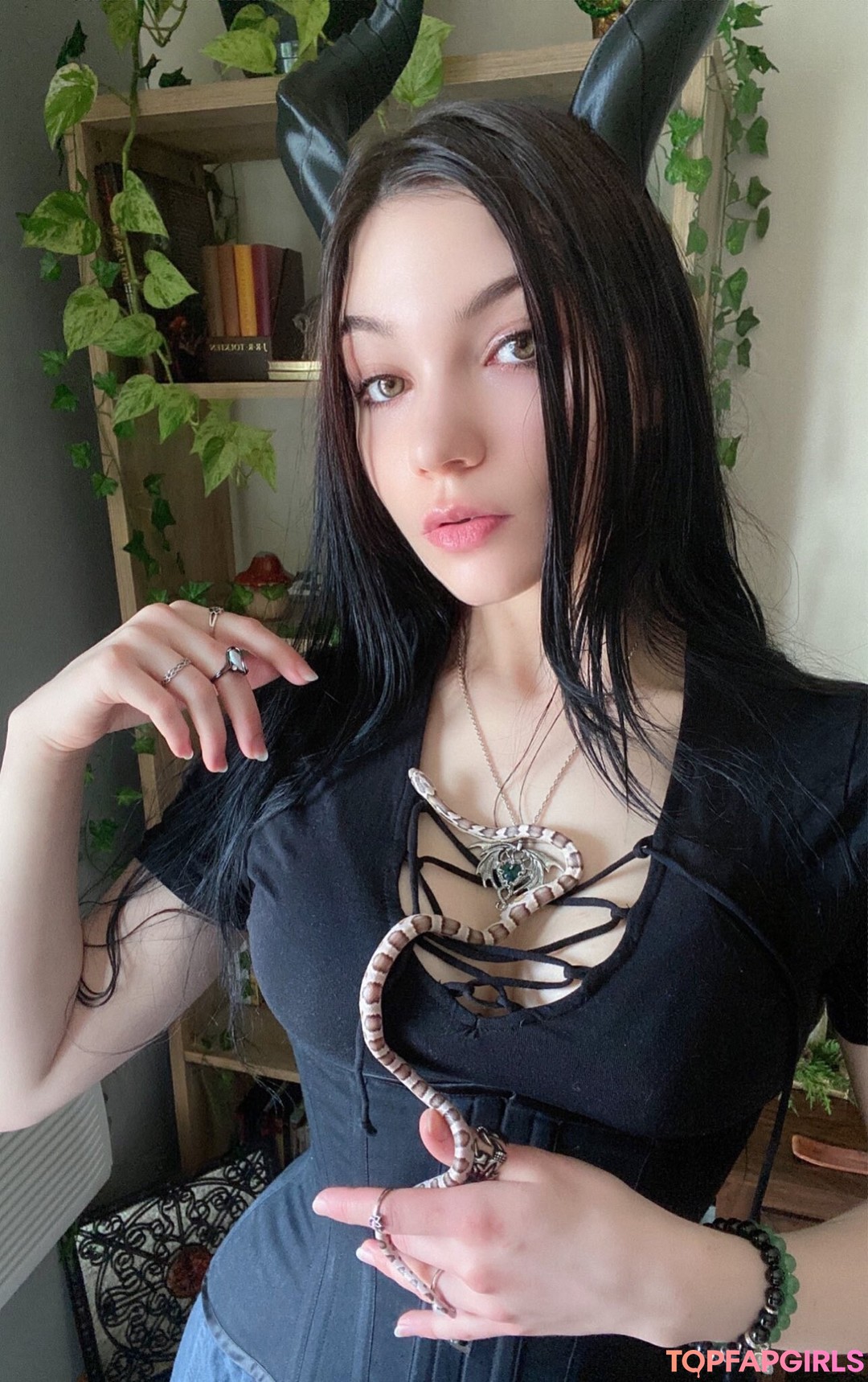 Photo nue de fuite OnlyFans de Esther Lynnrie #36 Photo nue de fuite OnlyFans de Esther Lynnrie #36