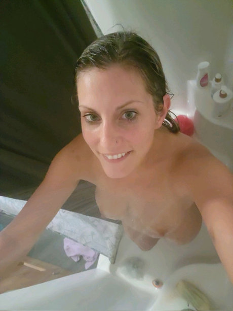 Photo nue de fuite OnlyFans de Sylvieb10