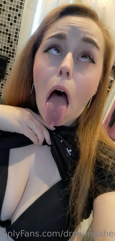 Photo nue de fuite OnlyFans de Drooling Ahegao Queen