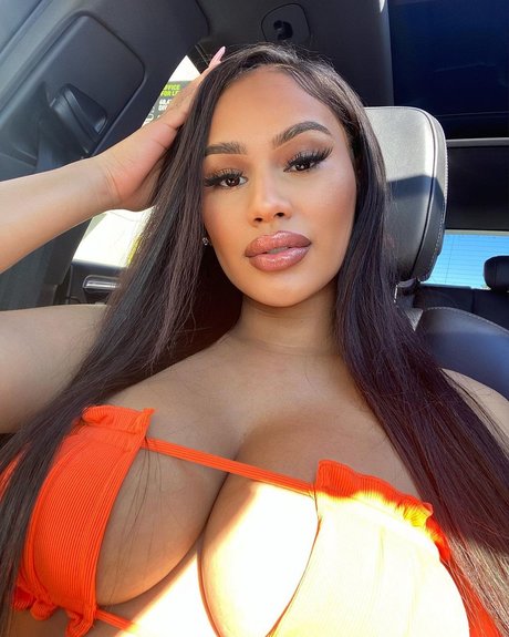 Photo nue de fuite OnlyFans de Elisa Saraii