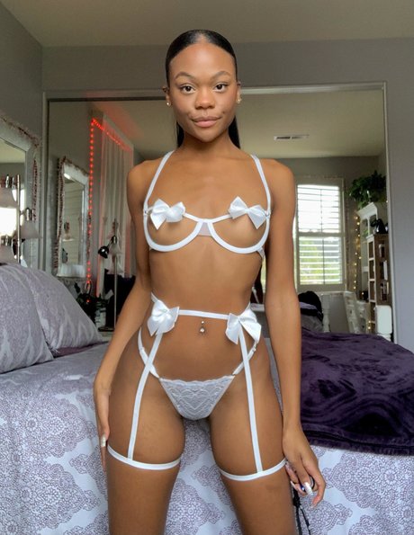 Photo nue de fuite OnlyFans de Karlie K