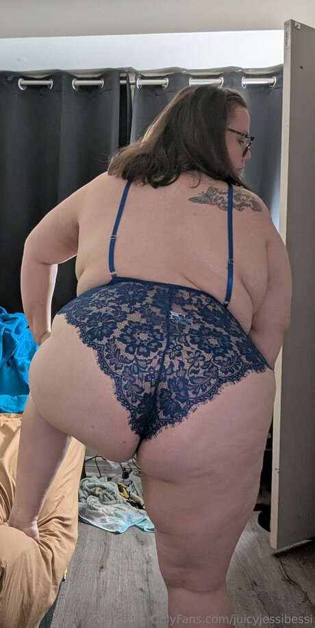 Photo nue de fuite OnlyFans de Juicyjessibessi