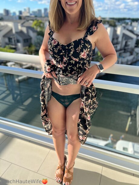 Peachhautewife